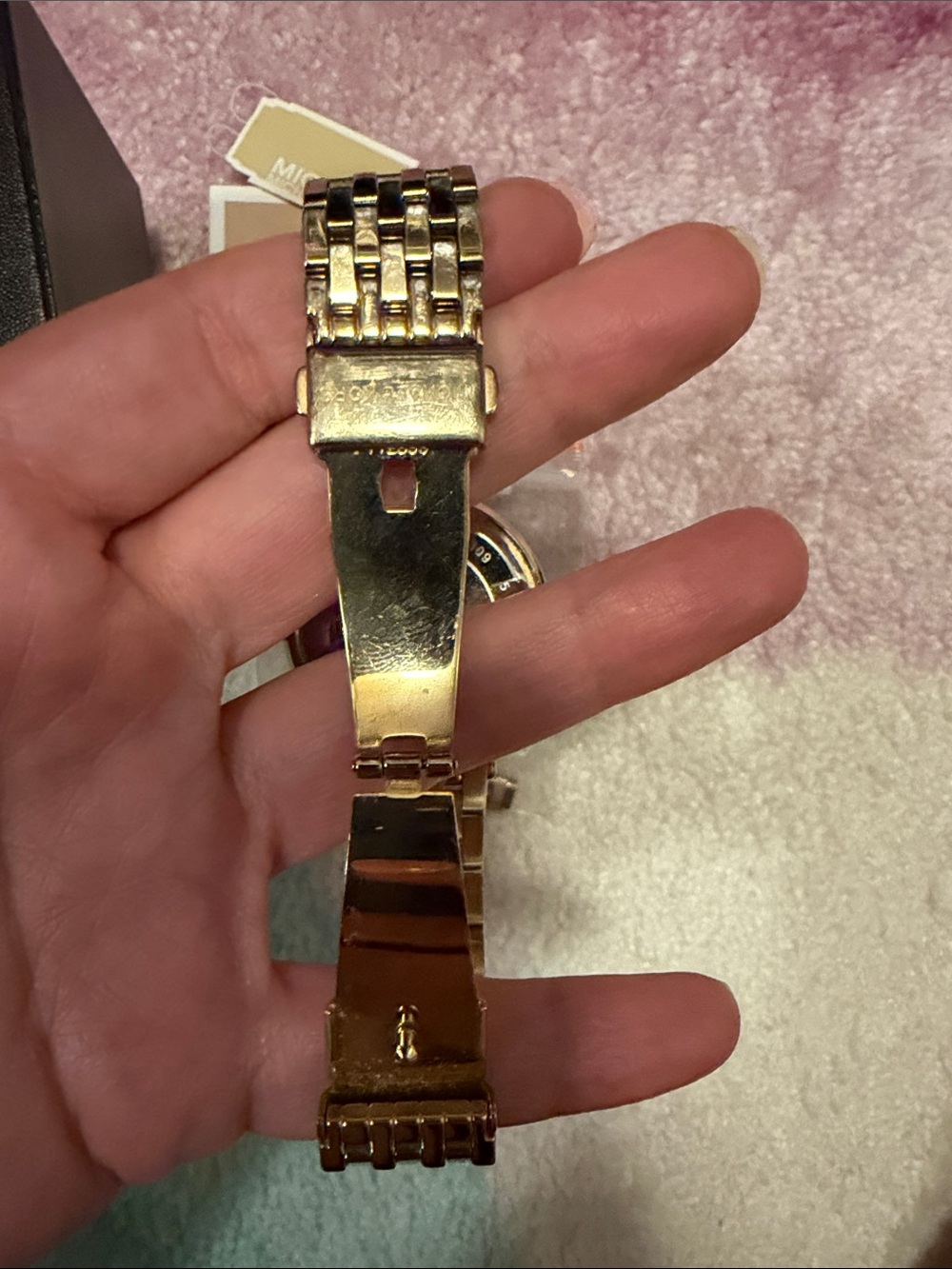 Michael Kors Gold Tone Pavé Bezel Women's Watch (needs new battery) - Picture 6 of 9